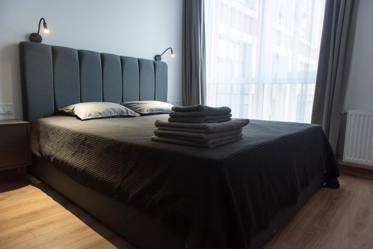 Dream Life Apartment Lviv Buitenkant foto