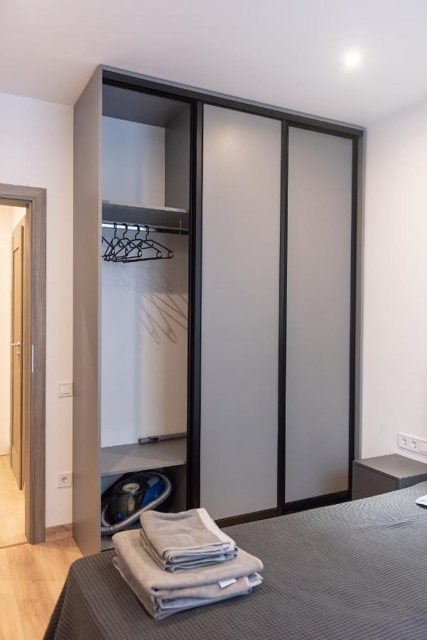 Dream Life Apartment Lviv Buitenkant foto